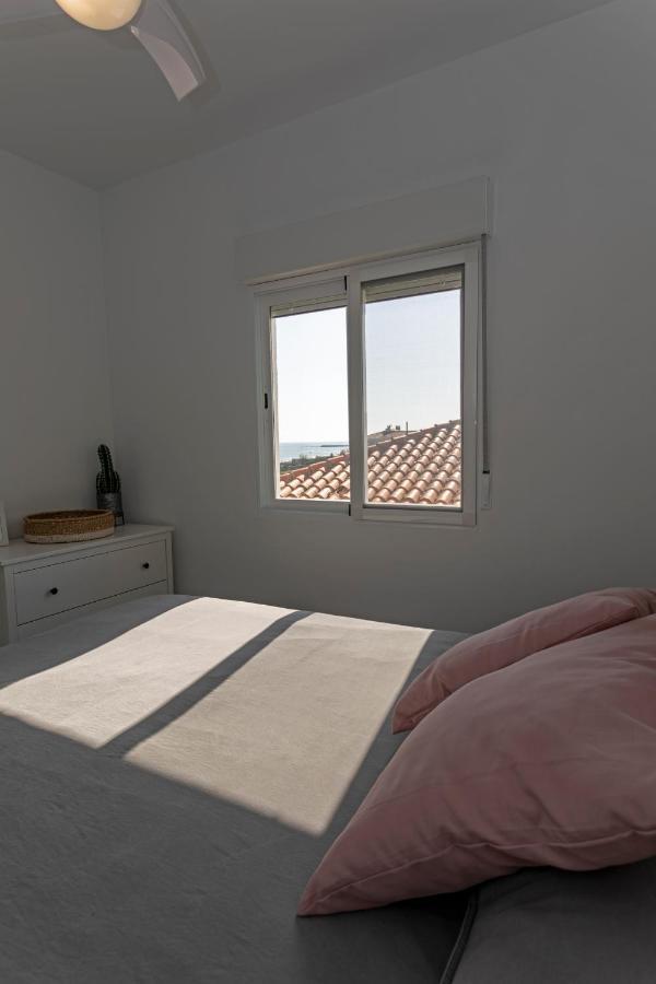 Chopos, 2 Dormitorios, Frente Al Mar, By Bookindenia Apartment